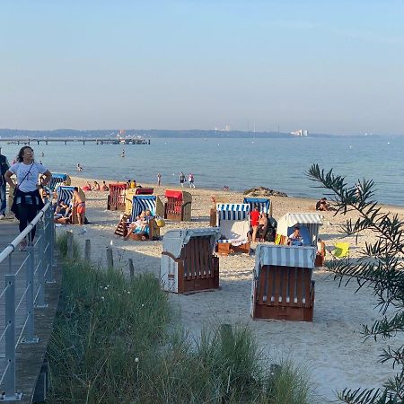 Moderne 3-Zi-Wohnung Mit Meerblick Direkt Am Strand Scharbeutz Kültér fotó